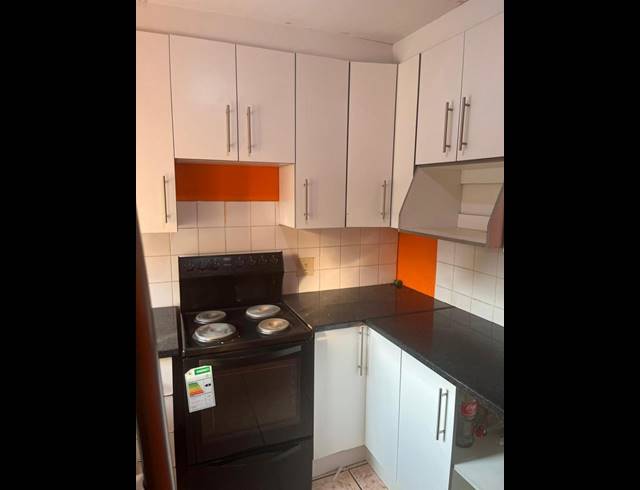 2 BEDROOM HOUSE FOR SALE IN MMABATHO 12